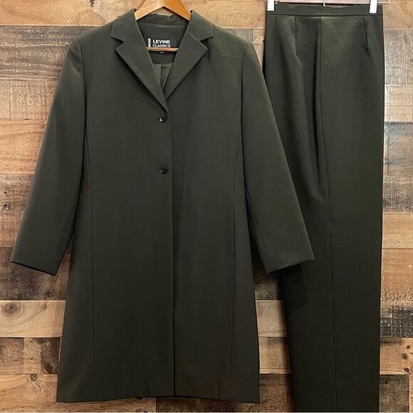 Larry Levine Classics Pant Suit Set With Long Blazer and Pleat Pants Size 10 - Picture 8 of 12